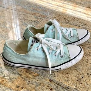 Low-Top Pastel Green Converse